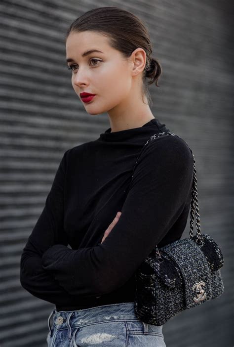 red lipstick outfits